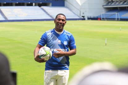 Bryan Angulo volvió a ponerse la camiseta de Emelec, luego de cuatro años.
