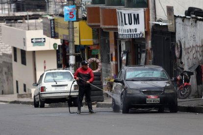 En los barrios donde se programaron los cortes aún hay alto consumo de agua.