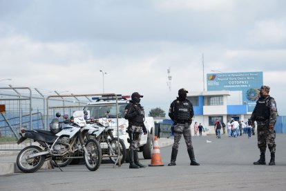 El hombre se habría colgado en su celda.