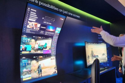 La pantalla de Ark es de 55 pulgadas y puede colocarse de forma vertical.