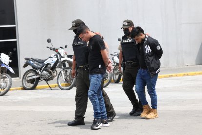 Los detenidos son dos extranjeros que le daban custodia al herido.