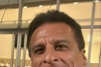 Javier Rosero Quiroz, de 54 años, conducía su camioneta cuando fue baleado.