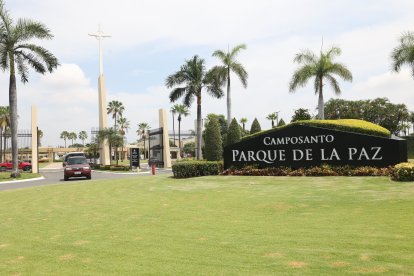 Listones negros fueron colocados en el inmueble donde funciona el Comité Los Ceibos.