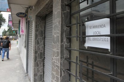 Hay personas que decidieron cerrar los negocios por la escasez de clientes.