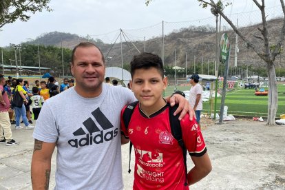 Jasson Zambrano y su hijo Didier de 14 años.