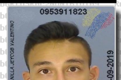 El cuerpo de Jeycob Cabezas quedó en el asiento posterior del carro de un vecino.