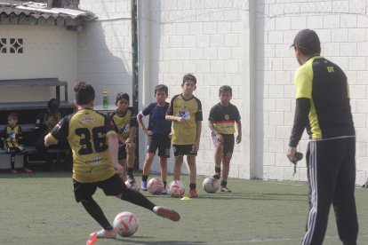 Julio César Rosero detalló que más allá de los resultados, en las inferiores se busca la consolidación del jugador.