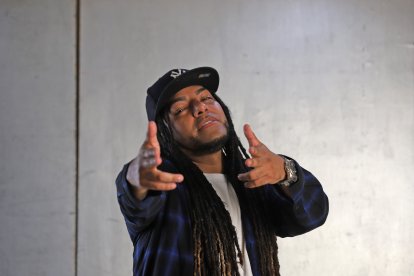 Acaba de estrenar su nuevo EP ( mini albúm musical). El primer tema es ‘Tú me lo pides’, que ya está disponible en todas las plataformas digitales.