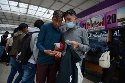 El terminal terrestre de Quitumbe estuvo llenito de ciudadanos.