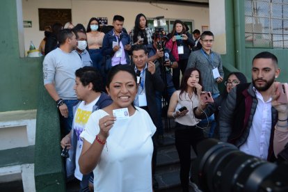 Paola Pabón sufragó en el sur de Quito.