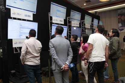 Los resultados fueron apareciendo en el centro de mando pasadas las 19:00.