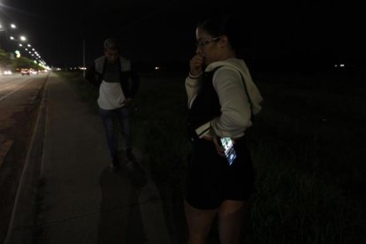 En la noche, quienes transitan por el vial 1 lo hacen con tensión por la inseguridad.