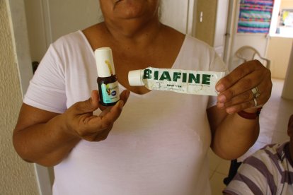 Entre pastillas, cremas y demás medicamentos que necesitan se hace un aproximado de $ 300 a la semana.