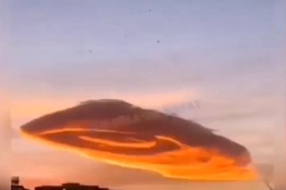 Esta nube se vio un día antes del terremoto, en el cielo de Turquía.