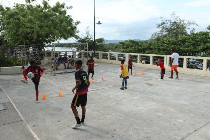Ellos disputan torneos en diferentes puntos del Puerto Principal.