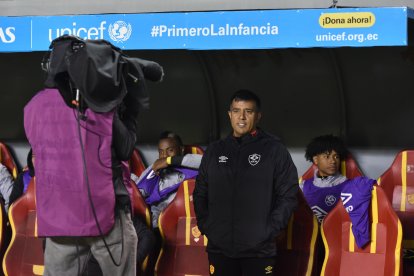 El entrenador venezolano César Farías señaló que no se plantea dejar Aucas por la Tricolor.