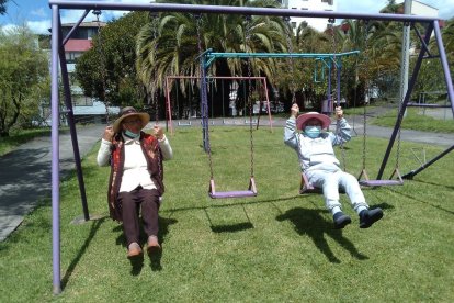 Los abuelitos también realizan actividades físicas y recreativas.