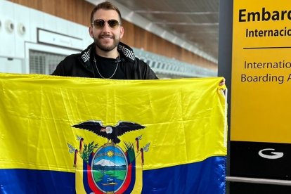 El cantante ecuatoriano Tres Dedos, viajó a Chile