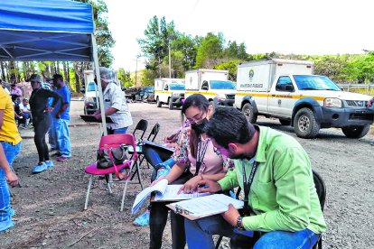 Las autoridades locales se movilizaron para recabar información de los afectados.