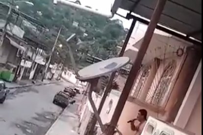 “Me han hecho pedazo toda esta semana, no me han dejado dormir. Ahora me toca a mí, no los voy a dejar dormir”, así amenazó el Colorado a los vecinos bulliciosos.