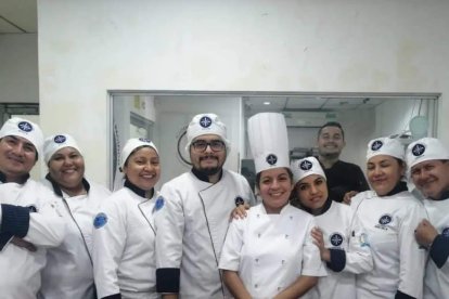 La chef Manzano hace tres años da clases de cocina.