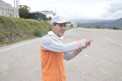 Esta cancha que solía servir para que los vecinos realicen deporte se habría convertido en el punto de encuentro de una banda.