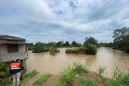 Una casa está a punto de colapsar en el sector Valdivia de la parroquia La Unión.
