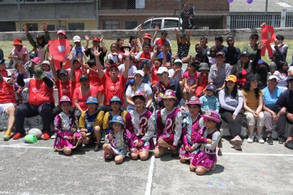 Los representantes del Principado de Mónaco compartieron con los menores.