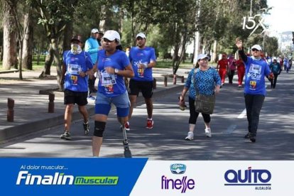 Dejó de correr porque no tiene la rodilla para hacerlo, esta prótesis cuesta unos 3.000 o 4.000 dólares.