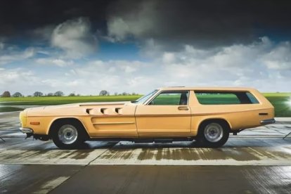 Este carro tiene motor de avión.