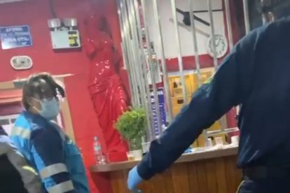 Los heridos fueron socorridos en el sitio, para luego ser llevados a hospitales.