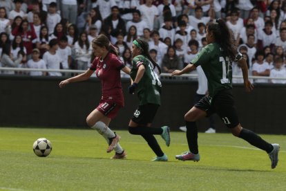 La final intercolegial se jugó con intensidad en la cancha de Liga de Quito.