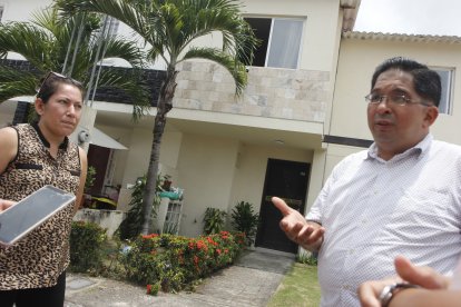 En esta casa residía la familia Gavilanes Ganchozo. Sus vecinos están preocupados.