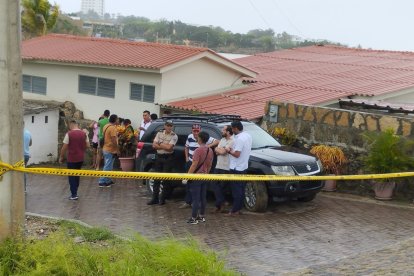 Un pana del guardia descubrió los cuerpos dentro de la vivienda.