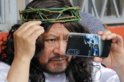 Los feligreses que representaron a los personajes de Semana Santa fueron muy meticulosos a la hora de arreglarse.