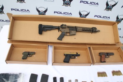 Parte de las evidencias halladas en el allanamiento.