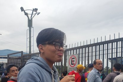 El encebollado en tarrinazo no puede faltar. Si no hay cuchara, se usa una cédula o hasta sorbete, pero va pa’ dentro.