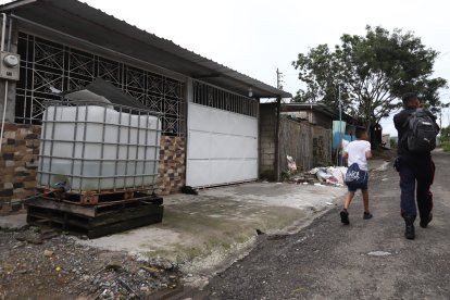 El asesino ingresó a esta vivienda y adentro le disparó a la recién casada y a su sobrina.