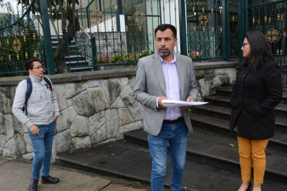 El presidente de la Federación de Barrios presentó el pedido a la Contraloría.