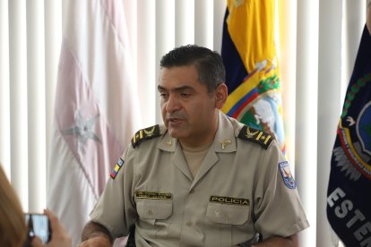 Lo que sabemos es que esta persona llegó y realizó los disparos, luego se resbaló. No podemos precisar cuál era el objetivo”.