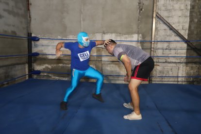 Celestial no se saca su disfraz ni para dormir.