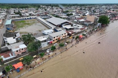 Esta semana, el río Vinces, en la provincia de Los Ríos, se desbordó, provocando afectaciones a sus alrededores.