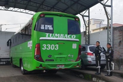 El bus que habría atropellado a Gangotena fue ubicado en Tumbaco.