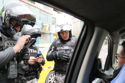 Las calles de este barrio capitalino no son asfaltadas, lo que impide el acceso de patrulleros.