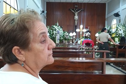 Mercedes Corro llegó desde La Maná para velar el cuerpo del tercero de sus cinco hijos.