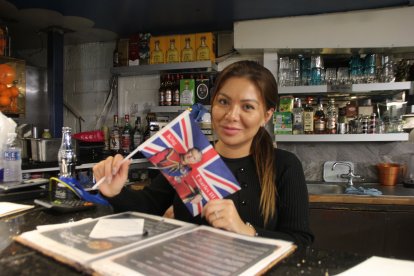 Mayra Delgado en su restaurante “Costa Azul” situado en el barrio de Elephant and Castle, Londres.