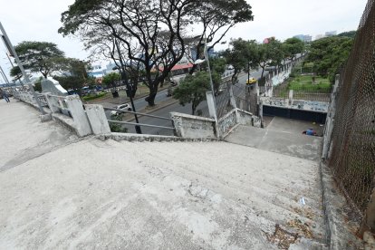 García trató de cruzar el paso peatonal para escapar. Paramédicos corroboraron su muerte.