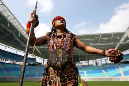 Le hizo una limpieza chamánica al estadio de Leipzig, para el Mundial de Alemania 2006.