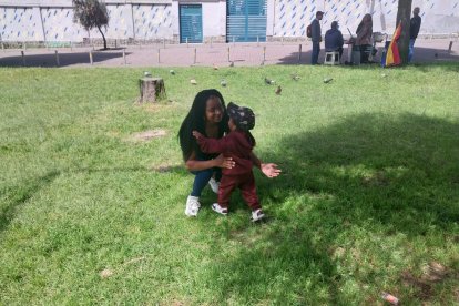 El pequeño tuvo serios episodios de fiebre luego de que su perro se perdió y murió.