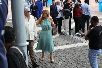 El vestido de Mariela Viteri no fue el correcto.